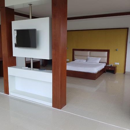 Hotel Tania Searock Daman Esterno foto