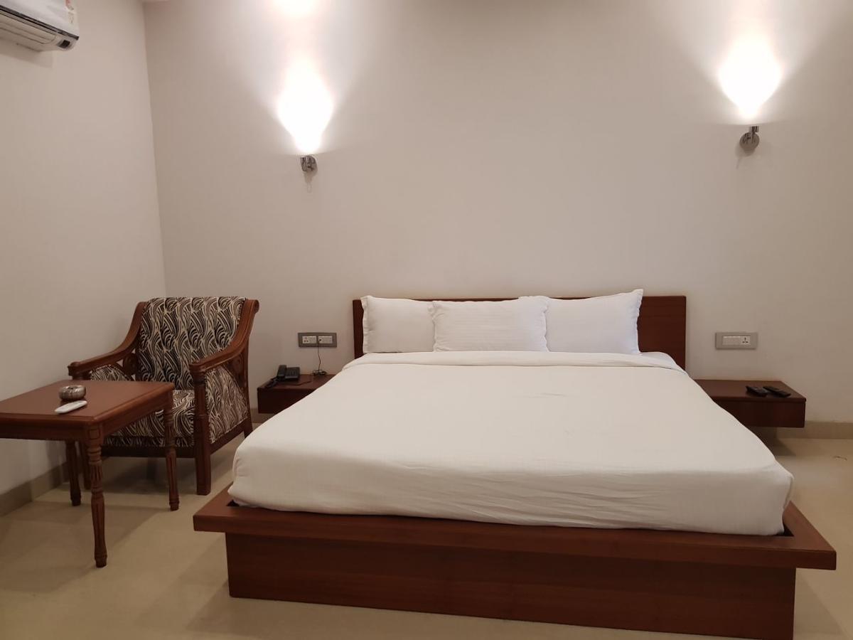 Hotel Tania Searock Daman Esterno foto